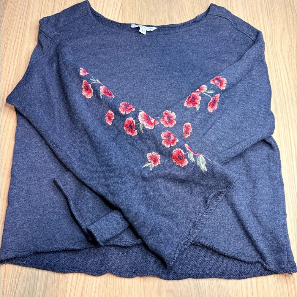 AMERICAN EAGLE‎ OUTFITTERS Floral Embroidered Bell Long Sleeve Sweater Sz Medium
